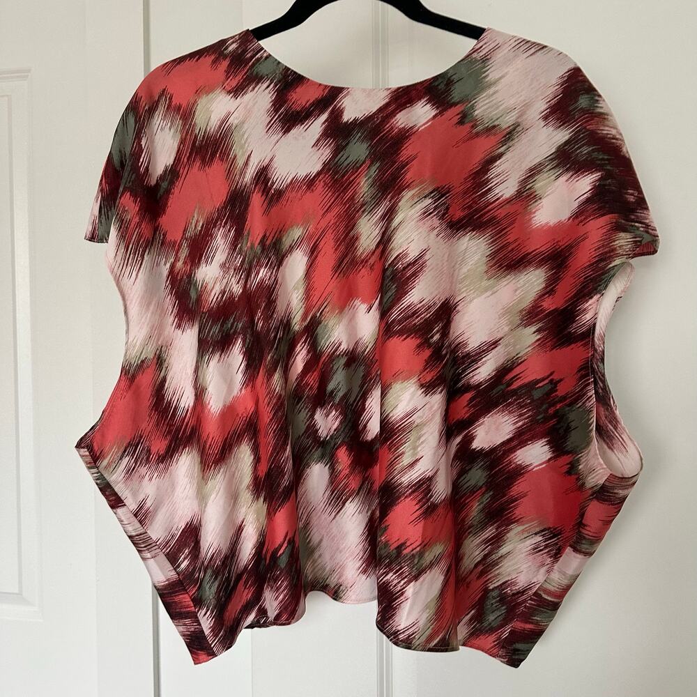 NWT! Banana Republic (XXL) Abstract Watercolor Printed Round Neck Blouse